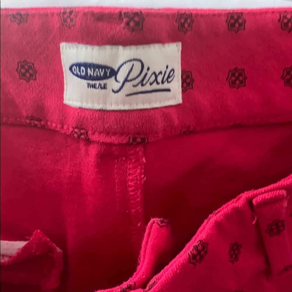 Old navy pixie pants, regular length - Picture 2 of 4